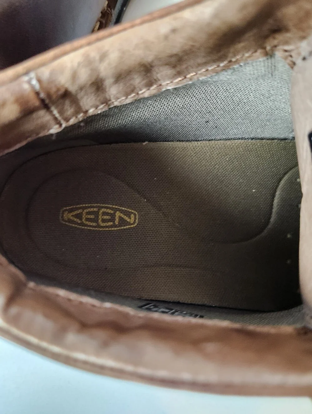 Keen Brown Distressed Leather Lug Sole Chukka Boots